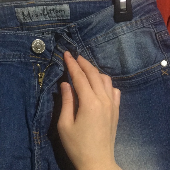 Jeans - Picture 2 of 4